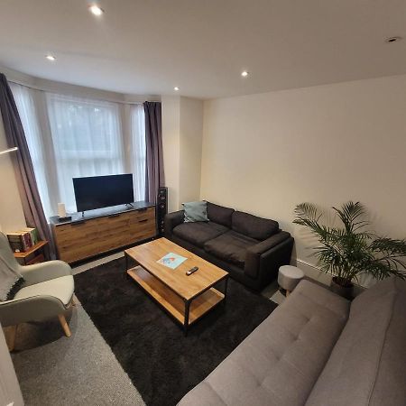 Spacious 2 Bedroom House In Central London With Garden エクステリア 写真