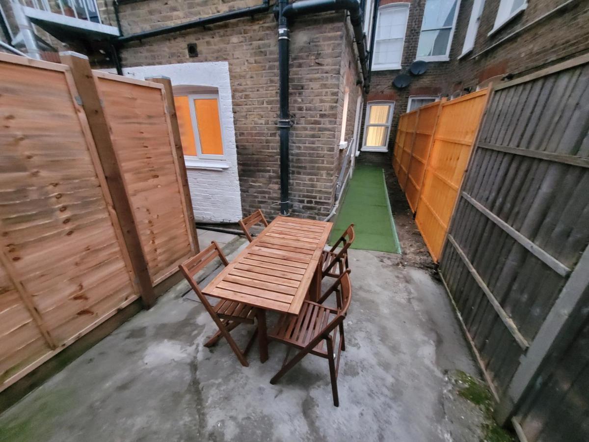 Spacious 2 Bedroom House In Central London With Garden エクステリア 写真